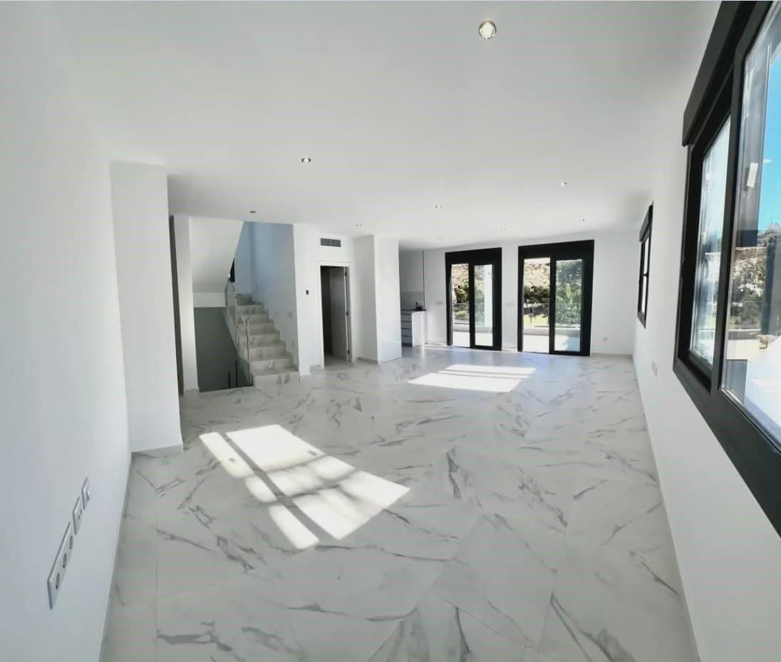 3 bedroom Villa for sale in Rojales with pool - € 852,000 (Ref: 7915670)