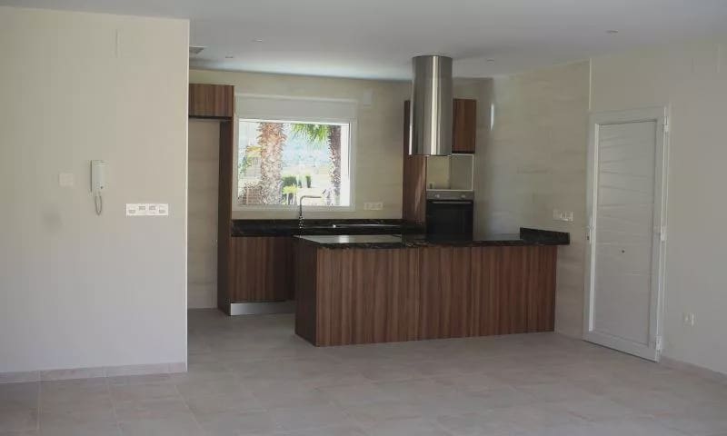 3 soverom Villa til salgs i La Romana med svømmebasseng garasje - € 360 000 (Ref: 7915672)
