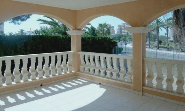 3 sovrum Villa till salu i La Manga del Mar Menor med pool - 780 000 € (Ref: 7915687)