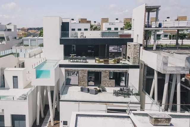 4 soveværelse Villa til salg i Ciudad Quesada, Rojales med swimmingpool - € 995.000 (Ref: 7915878)