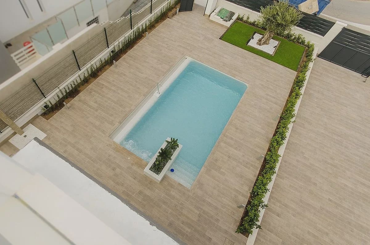 4 quarto Moradia para venda em Playa Honda com piscina garagem - 742 000 € (Ref: 7915882)
