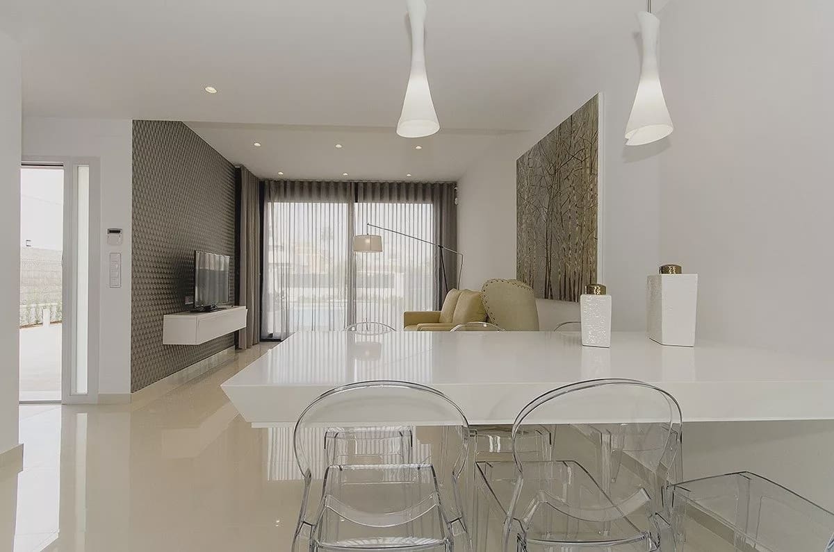4 bedroom Villa for sale in Playa Honda with pool garage - € 742,000 (Ref: 7915882)