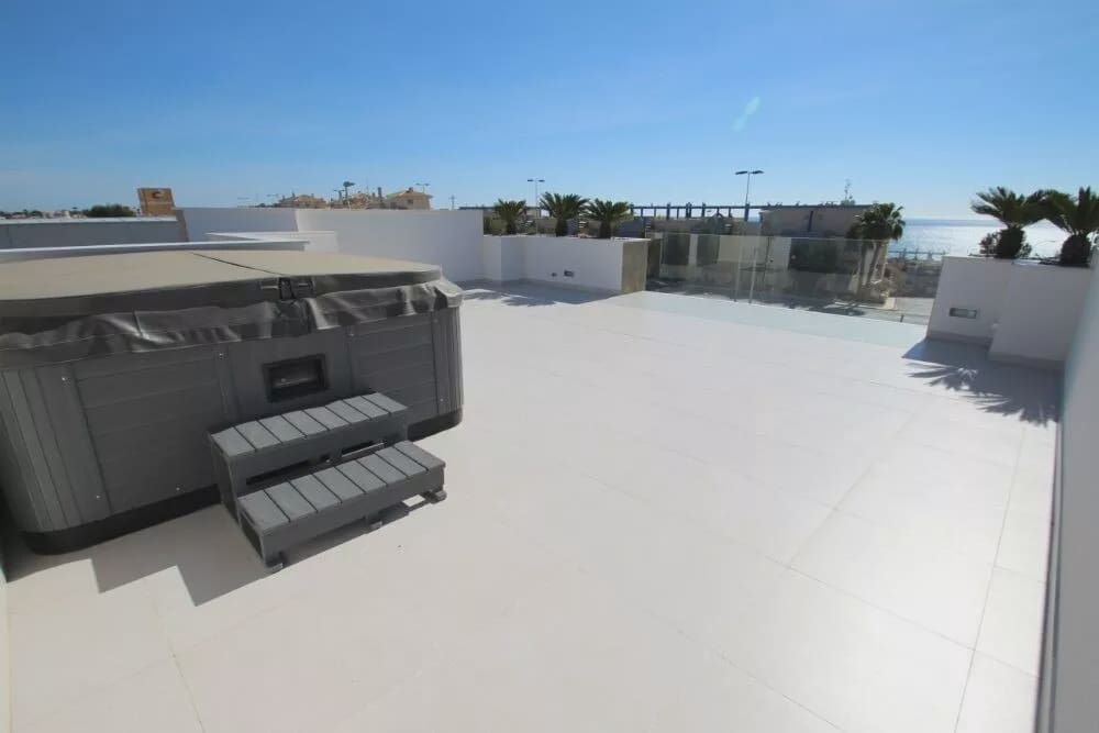 4 slaapkamer Villa te koop in Orihuela Costa met zwembad - € 1.195.000 (Ref: 7915886)