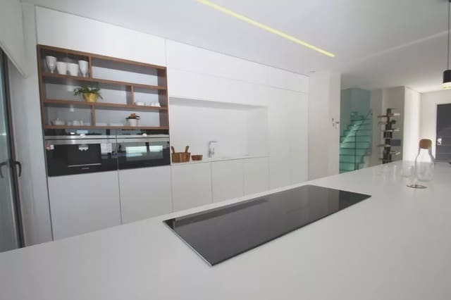4 Zimmer Villa zu verkaufen in Campoamor, Orihuela mit Pool - 1.195.000 € (Ref: 7915886)
