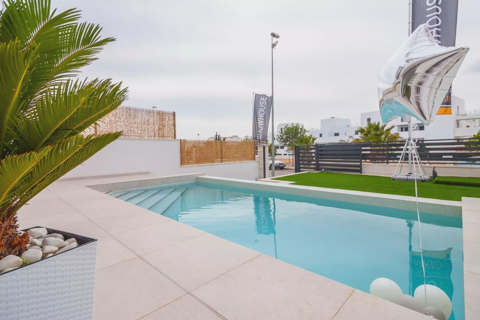 3 soveværelse Villa til salg i Orihuela Costa med swimmingpool garage - € 669.900 (Ref: 7916057)