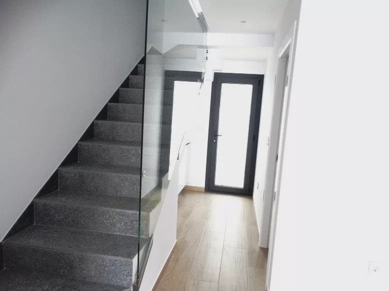 3 soverom Kjedet enebolig til salgs i Pilar de la Horadada med svømmebasseng garasje - € 425 000 (Ref: 7916140)