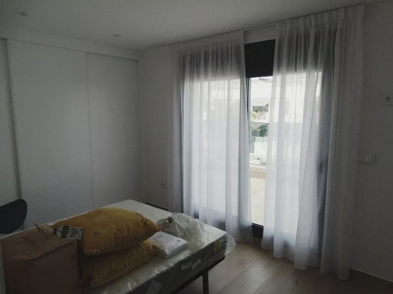 3 soverom Kjedet enebolig til salgs i Pilar de la Horadada med svømmebasseng garasje - € 425 000 (Ref: 7916140)