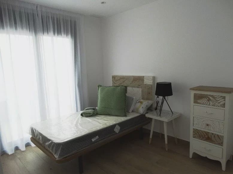 3 soverom Kjedet enebolig til salgs i Pilar de la Horadada med svømmebasseng garasje - € 425 000 (Ref: 7916140)