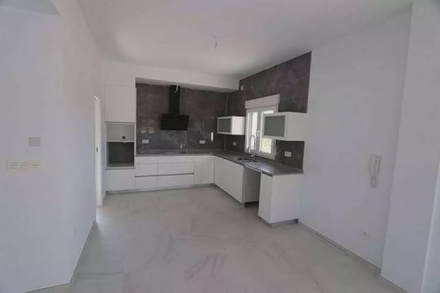 3 soverom Villa til salgs i Pinoso med svømmebasseng garasje - € 332 000 (Ref: 8096720)
