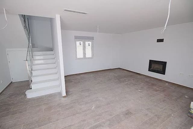 4 soveværelse Villa til salg i Pinoso med swimmingpool garage - € 375.000 (Ref: 8096721)