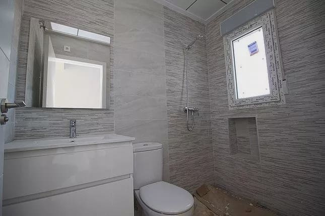 4 bedroom Villa for sale in Pinoso with pool garage - € 375,000 (Ref: 8096721)