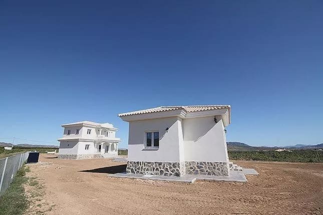 4 bedroom Villa for sale in Pinoso with pool garage - € 375,000 (Ref: 8096721)
