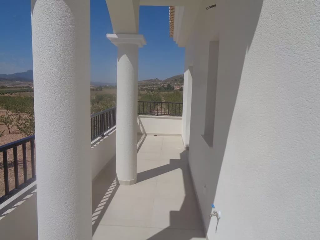 4 bedroom Villa for sale in Pinoso with pool garage - € 397,000 (Ref: 8096722)