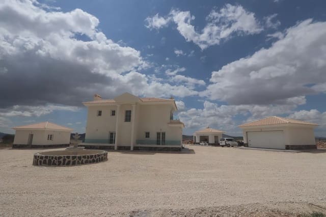 4 slaapkamer Villa te koop in Pinoso met zwembad garage - € 423.000 (Ref: 8096723)