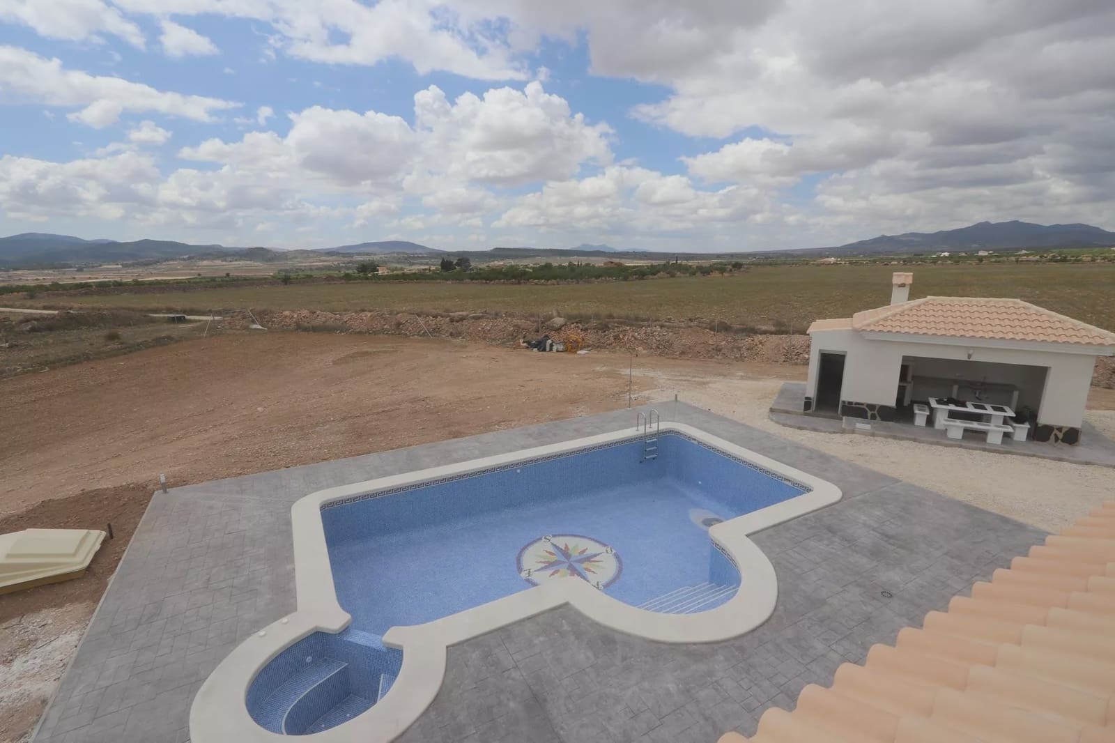 4 bedroom Villa for sale in Pinoso with pool garage - € 423,000 (Ref: 8096723)