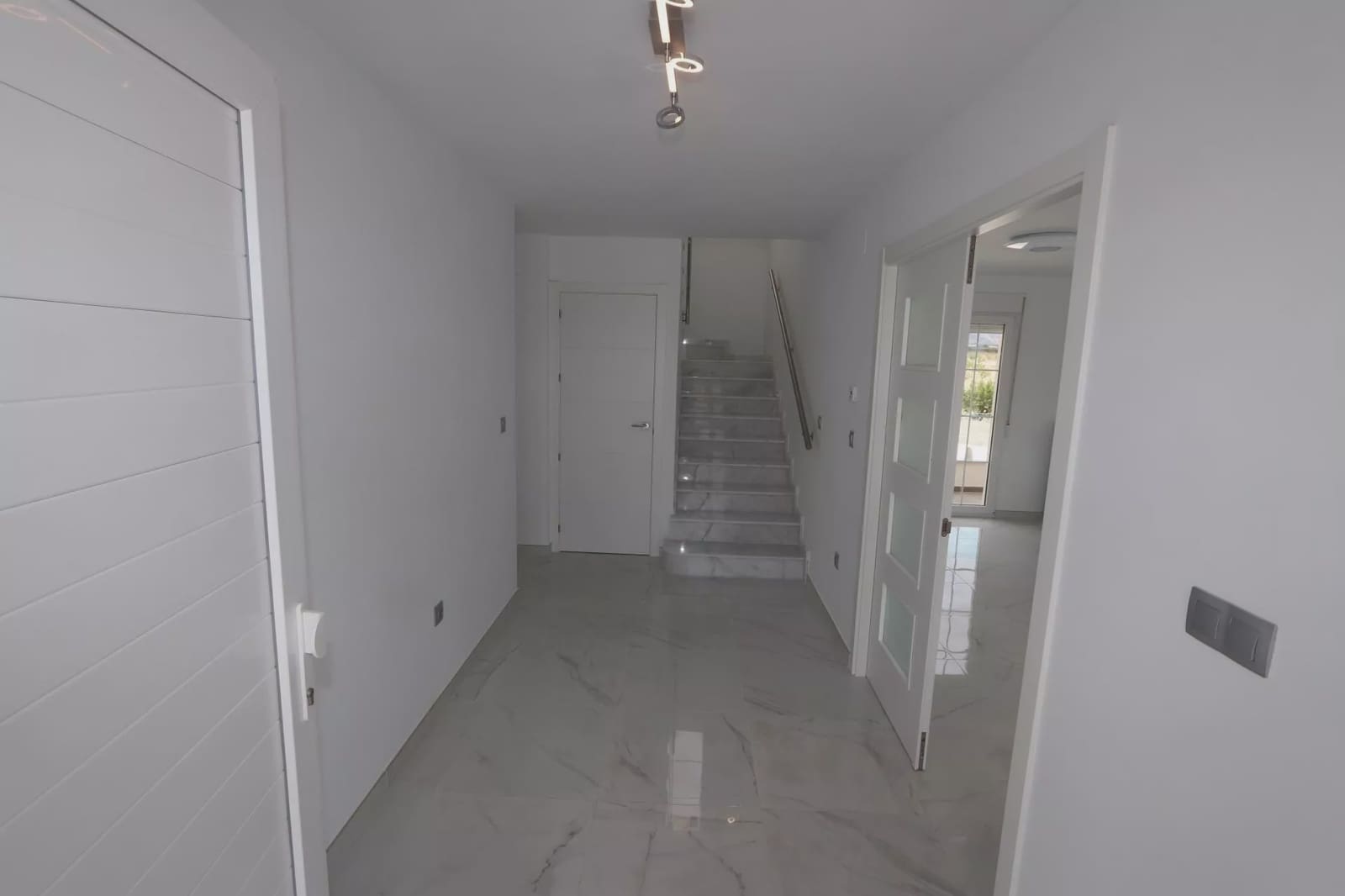 4 bedroom Villa for sale in Pinoso with pool garage - € 423,000 (Ref: 8096723)