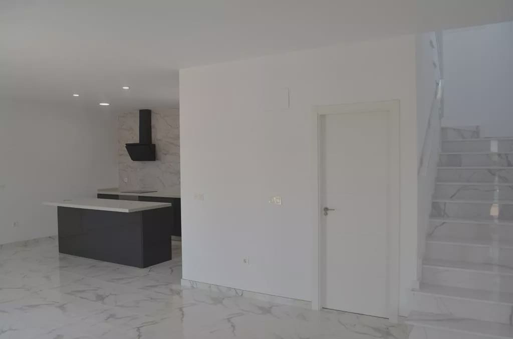 4 bedroom Villa for sale in Pinoso with pool garage - € 505,000 (Ref: 8096724)