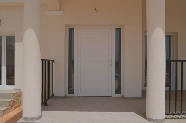 4 soveværelse Villa til salg i Pinoso med swimmingpool garage - € 505.000 (Ref: 8096724)
