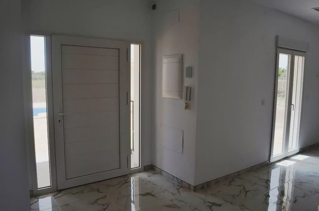 4 bedroom Villa for sale in Pinoso with pool garage - € 505,000 (Ref: 8096724)