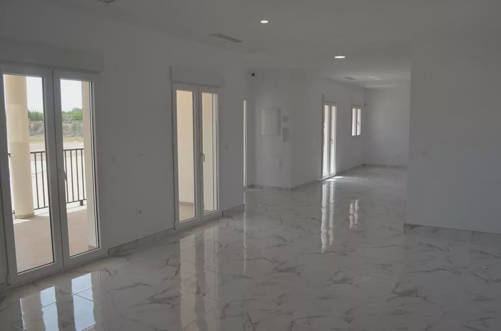 4 bedroom Villa for sale in Pinoso with pool garage - € 505,000 (Ref: 8096724)