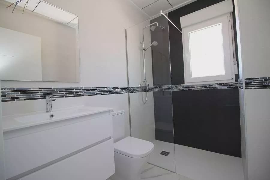 4 bedroom Villa for sale in Pinoso with pool garage - € 547,000 (Ref: 8096725)