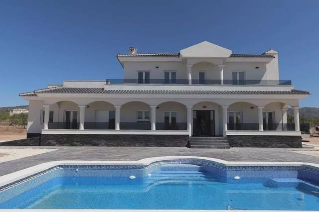 4 soveværelse Villa til salg i Pinoso med swimmingpool garage - € 547.000 (Ref: 8096725)
