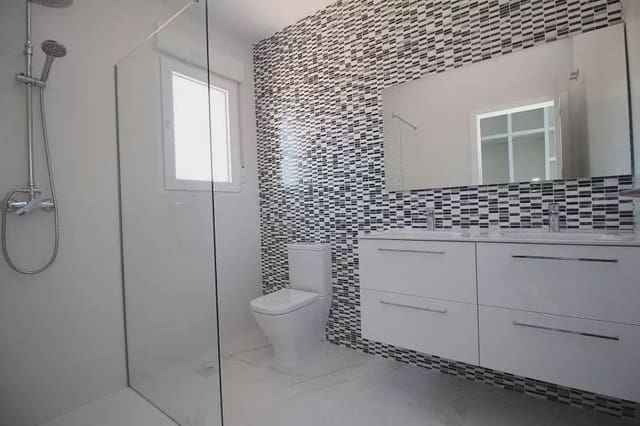 4 soveværelse Villa til salg i Pinoso med swimmingpool garage - € 547.000 (Ref: 8096725)