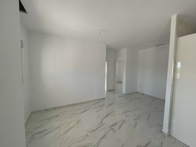Chalet de 6 habitaciones en Pinoso en venta con piscina garaje - 611.000 € (Ref: 8096726)