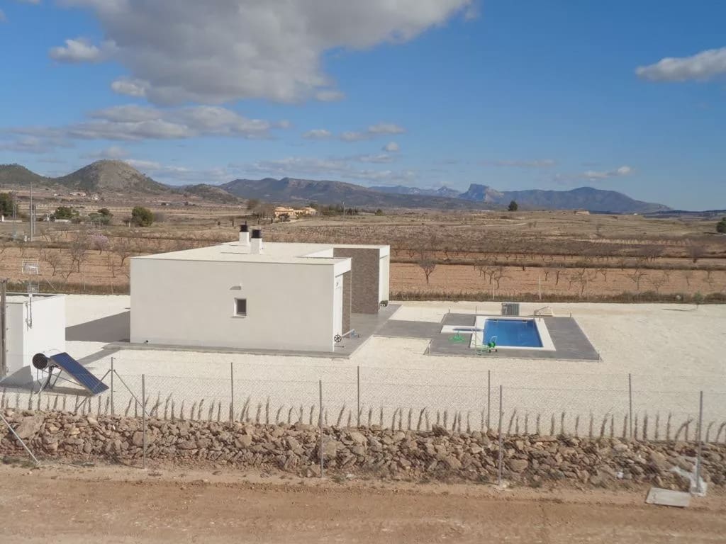 3 soverom Villa til salgs i Pinoso med svømmebasseng garasje - € 398 000 (Ref: 8096727)