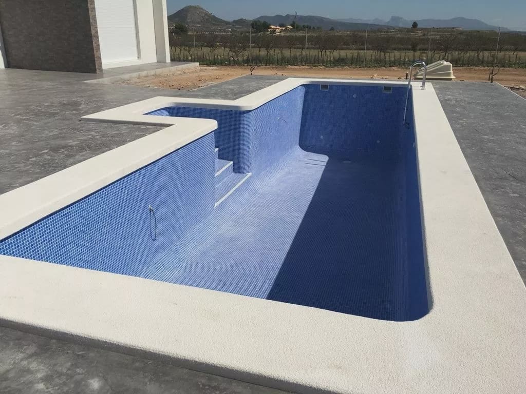 3 soverom Villa til salgs i Pinoso med svømmebasseng garasje - € 398 000 (Ref: 8096727)