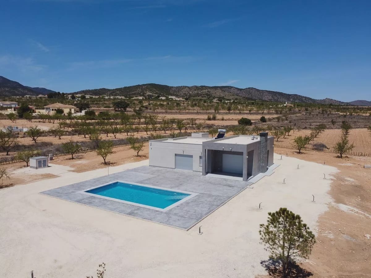 3 soverom Villa til salgs i Pinoso med svømmebasseng garasje - € 398 000 (Ref: 8096727)
