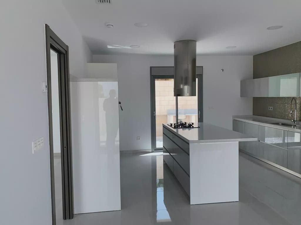 4 soverom Villa til salgs i Pinoso med svømmebasseng garasje - € 436 000 (Ref: 8096728)
