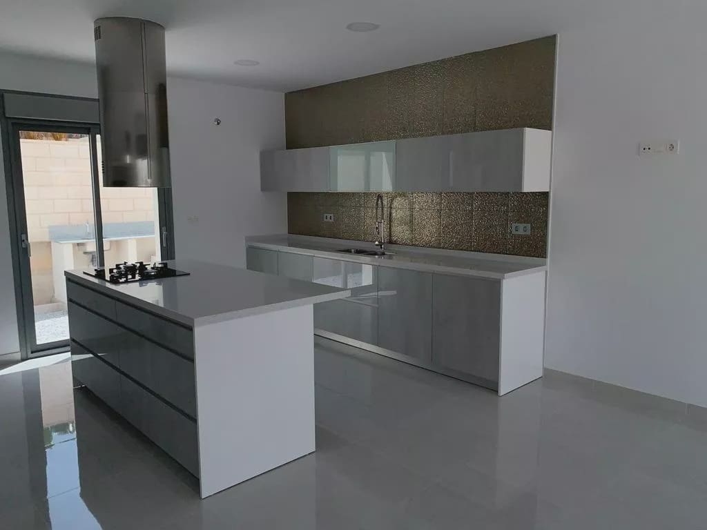 4 soverom Villa til salgs i Pinoso med svømmebasseng garasje - € 436 000 (Ref: 8096728)
