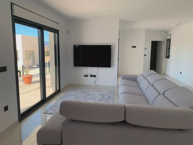 4 soverom Villa til salgs i Pinoso med svømmebasseng garasje - € 518 000 (Ref: 8096729)