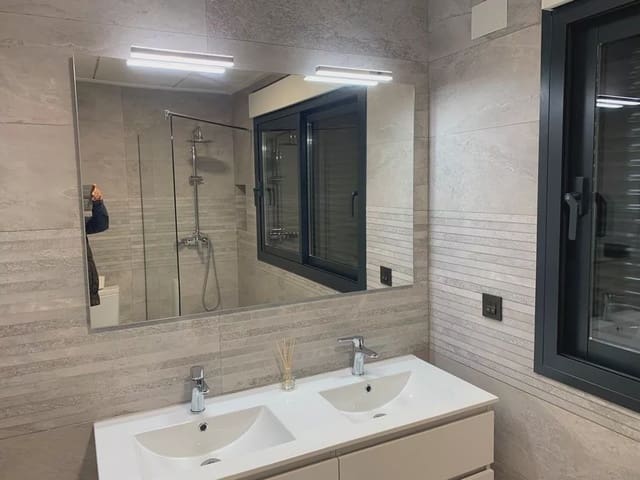 4 soverom Villa til salgs i Pinoso med svømmebasseng garasje - € 518 000 (Ref: 8096729)