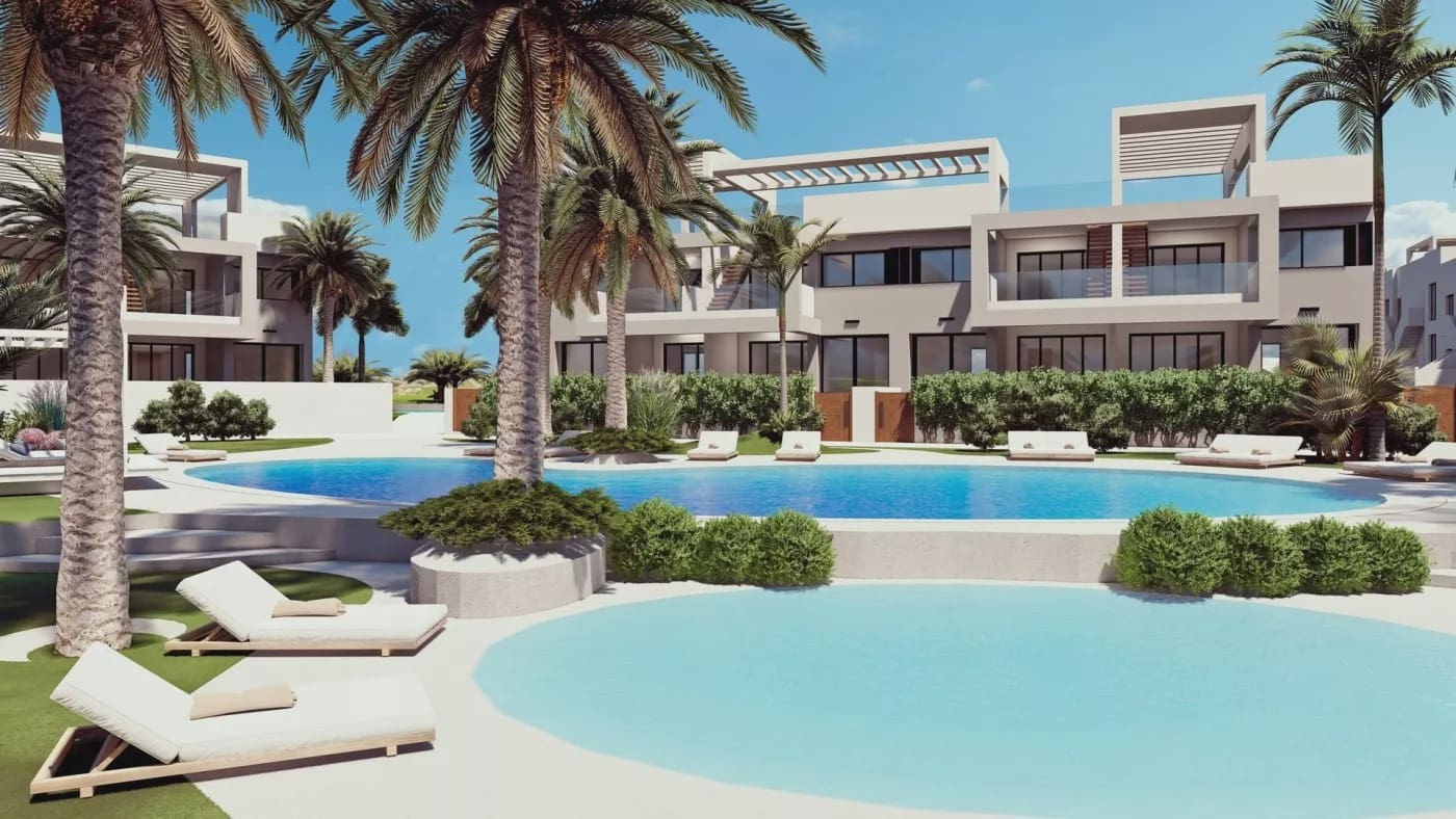 2 bedroom Bungalow for sale in Torrevieja with pool garage - € 322,900 (Ref: 8215895)