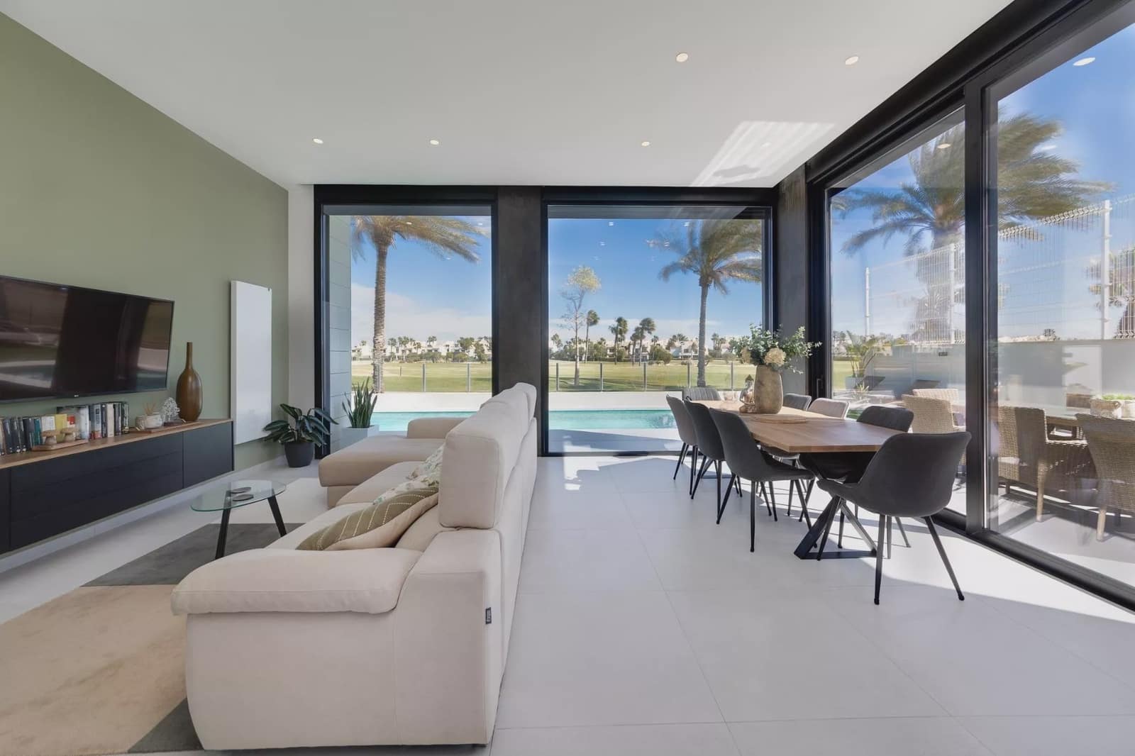 3 soveværelse Villa til salg i Pilar de la Horadada med swimmingpool garage - € 594.000 (Ref: 8301215)