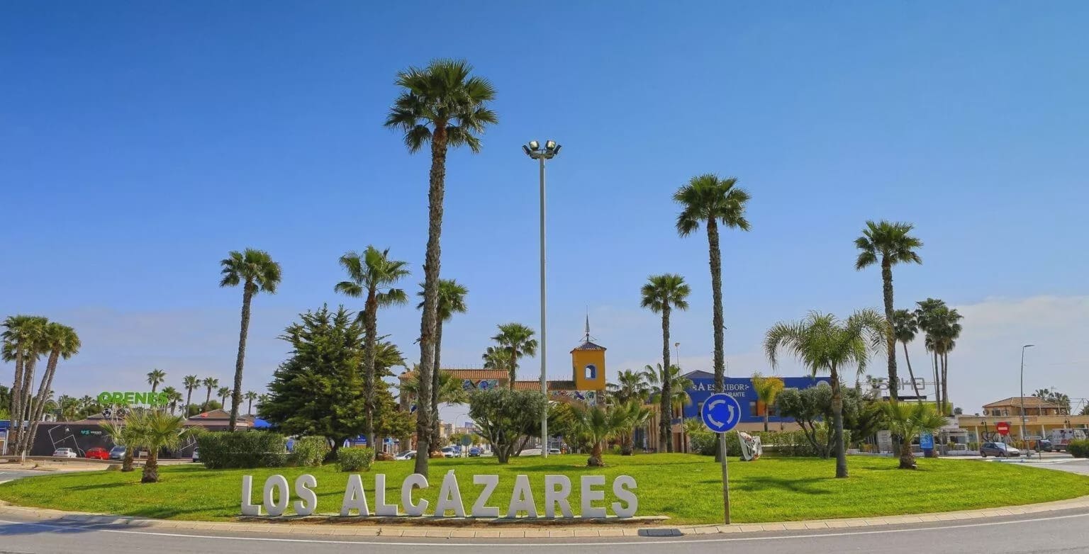 4 bedroom Villa for sale in Los Alcazares with pool garage - € 390,000 (Ref: 8378268)