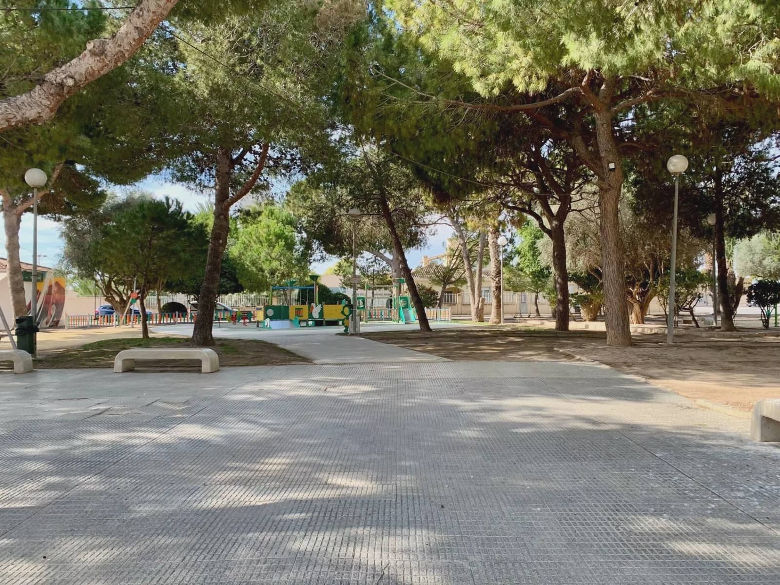 4 bedroom Villa for sale in Los Alcazares with pool garage - € 390,000 (Ref: 8378268)