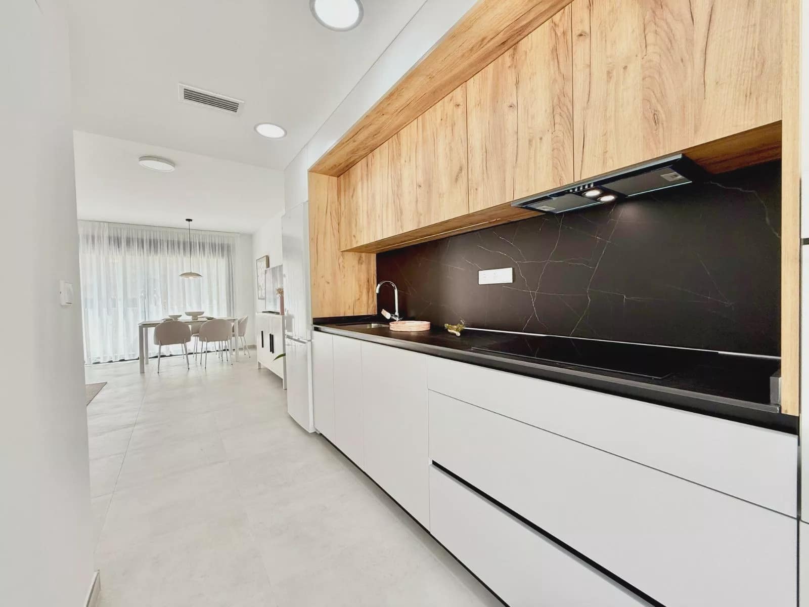 3 soverom Hus til salgs i Cox med svømmebasseng garasje - € 240 000 (Ref: 9086772)