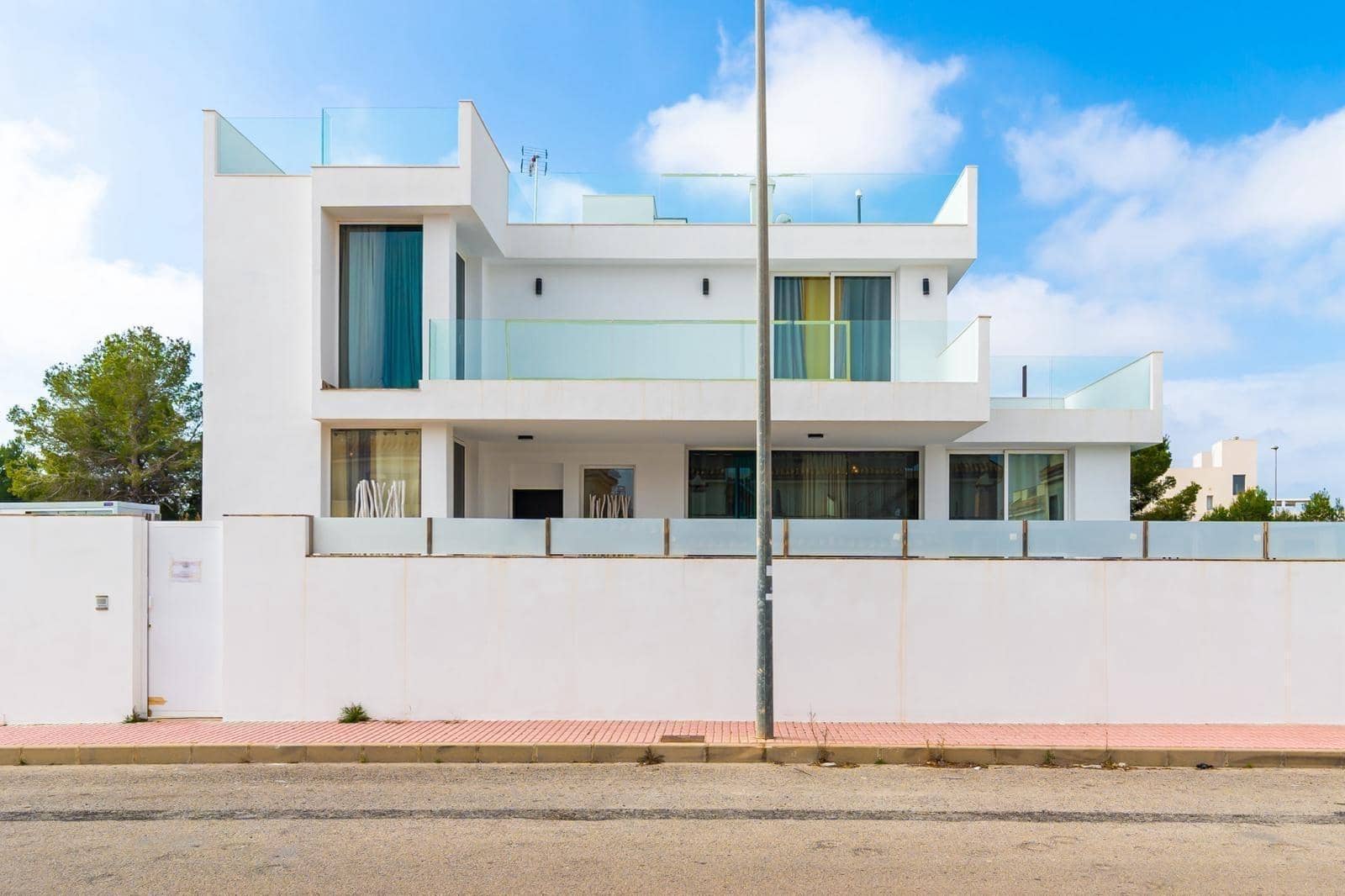 3 soverom Villa til salgs i Orihuela Costa med svømmebasseng garasje - € 575 000 (Ref: 9086777)
