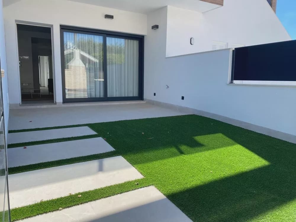 2 soveværelse Bungalow til salg i Los Cuarteros med garage - € 258.900 (Ref: 9086880)