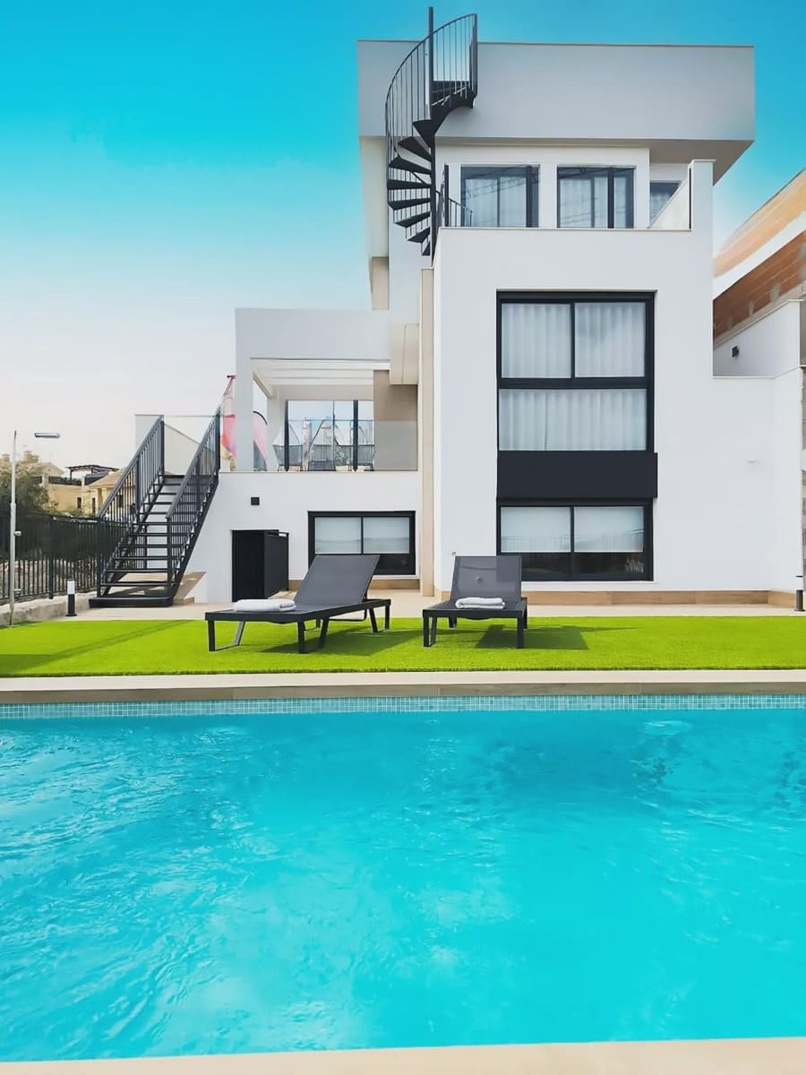 3 slaapkamer Villa te koop in Algorfa met zwembad garage - € 528.000 (Ref: 9086906)
