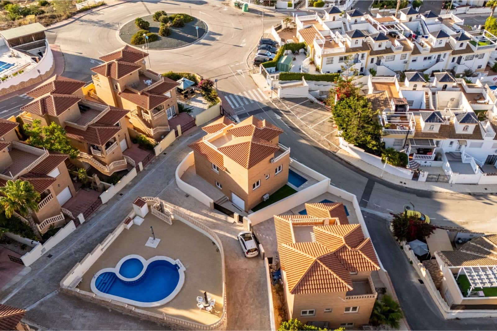 4 bedroom Villa for sale in Ciudad Quesada with pool garage - € 549,000 (Ref: 9086927)