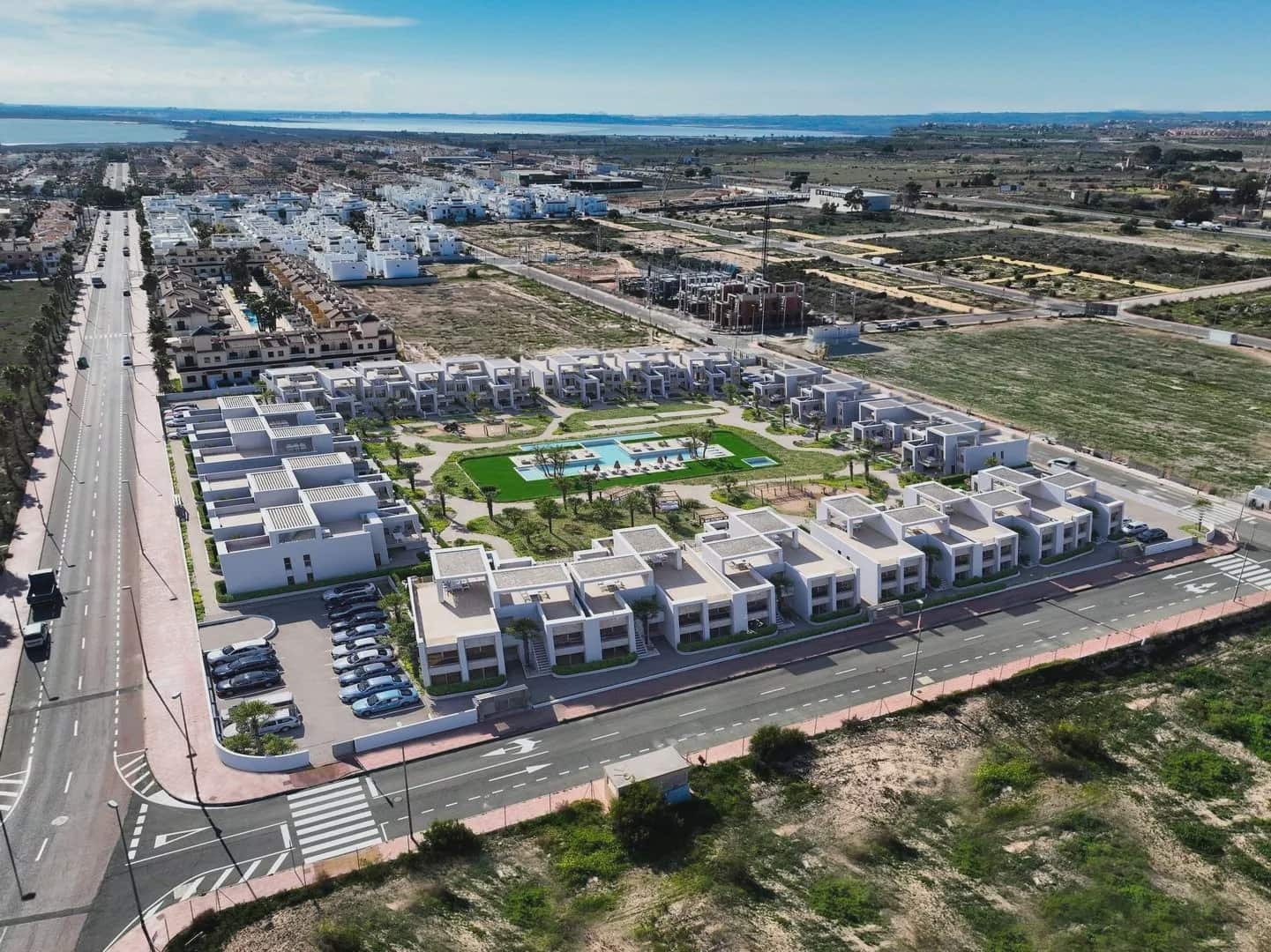 2 bedroom Apartment for sale in Ciudad Quesada with pool garage - € 364,000 (Ref: 9086932)