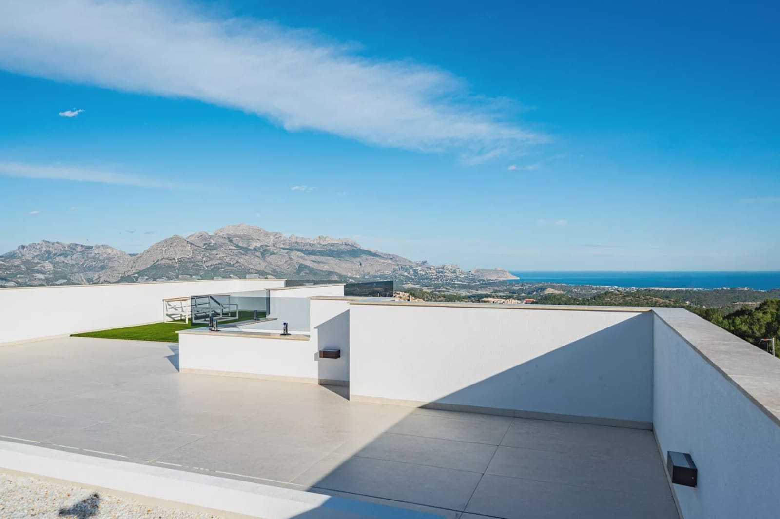 3 bedroom Villa for sale in Polop with pool garage - € 659,000 (Ref: 9087007)