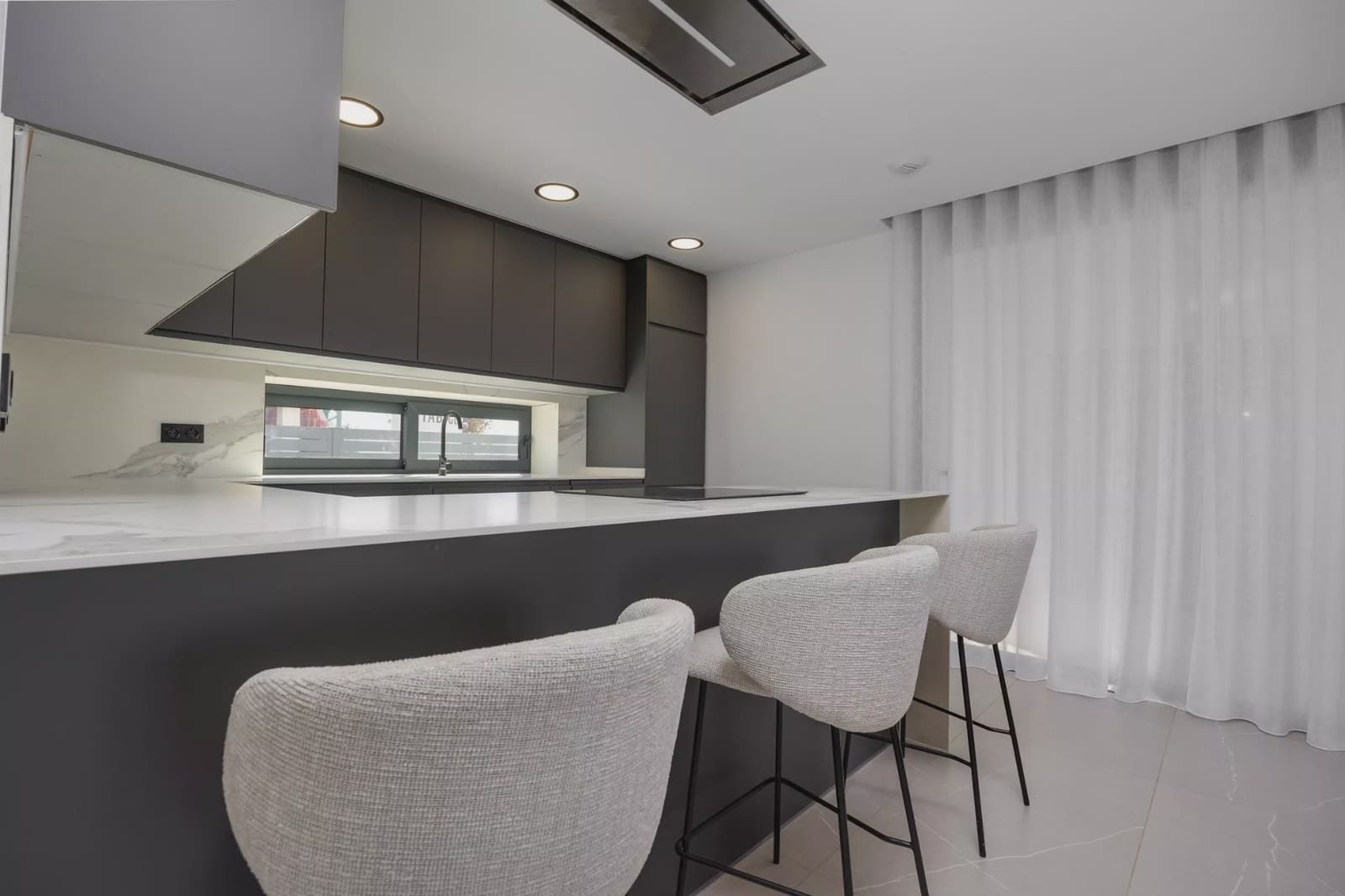 3 slaapkamer Villa te koop in Torrevieja met zwembad garage - € 585.000 (Ref: 9087023)
