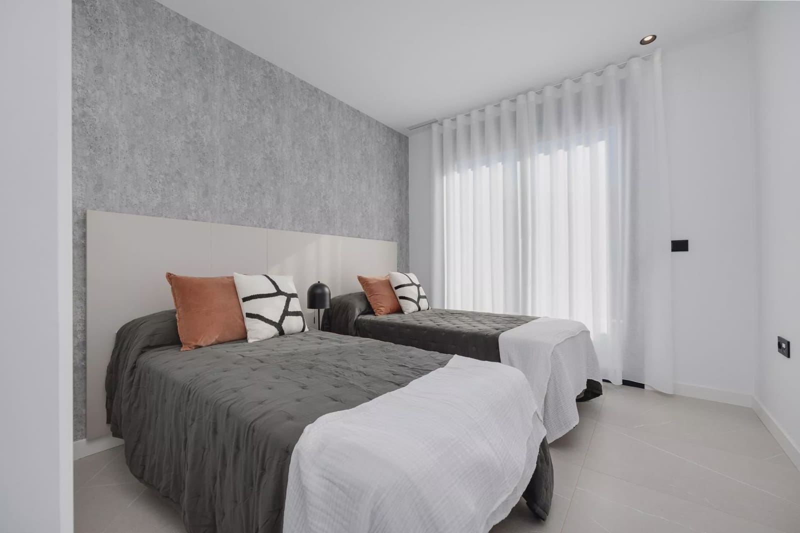 3 slaapkamer Villa te koop in Torrevieja met zwembad garage - € 585.000 (Ref: 9087023)