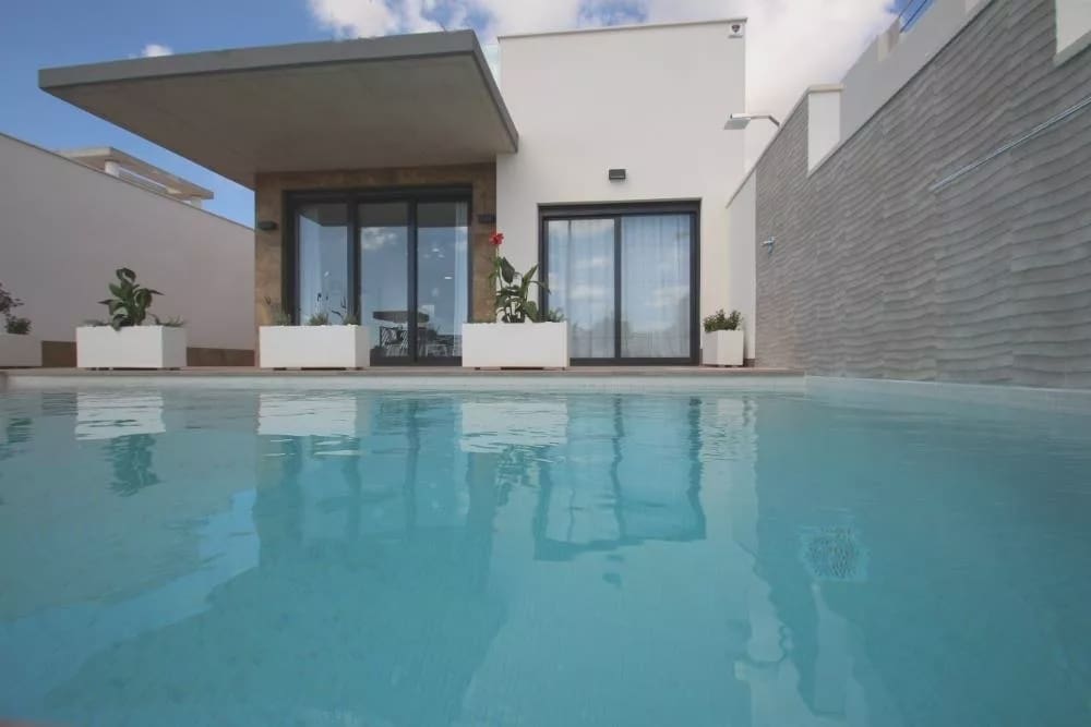 2 bedroom Villa for sale in Playa Honda with garage - € 510,000 (Ref: 9087065)