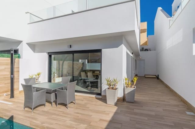 3 soveværelse Semi-Rækkehus til salg i San Pedro del Pinatar ciudad, San Pedro del Pinatar med swimmingpool garage - € 380.000 (Ref: 9261861)